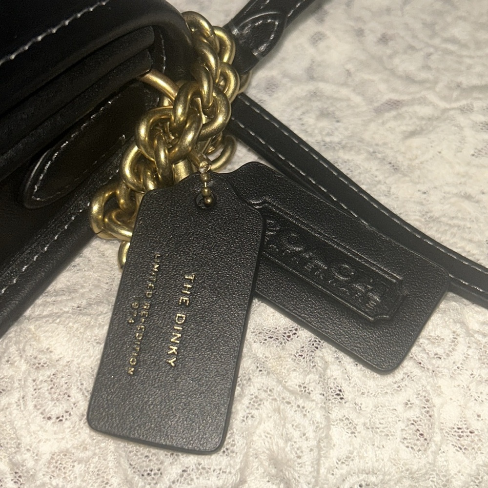 Gorgeous Coach Dinky Bag - Picture 11 of 13